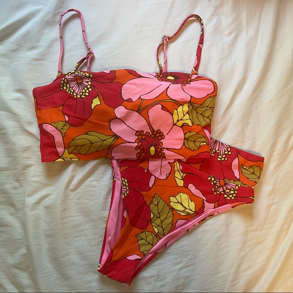 AERIE MEDIUM TOP/SMALL BOTTOM BIKINI